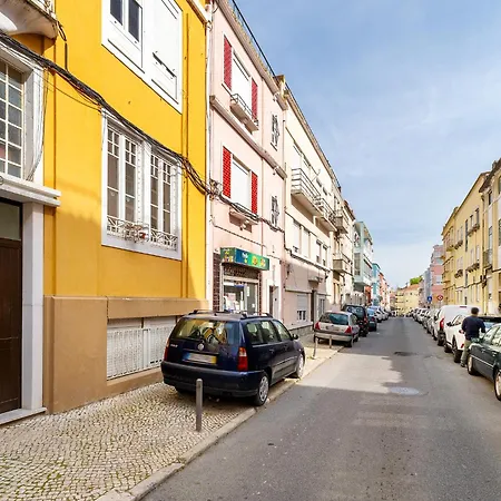 Whome Modern For Easy Everyday Living * Lisboa