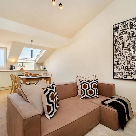 Whome Modern For Easy Everyday Living Daire *
