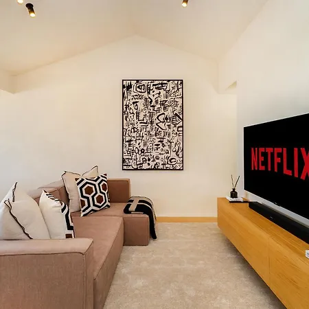 公寓 Whome Modern For Easy Everyday Living *